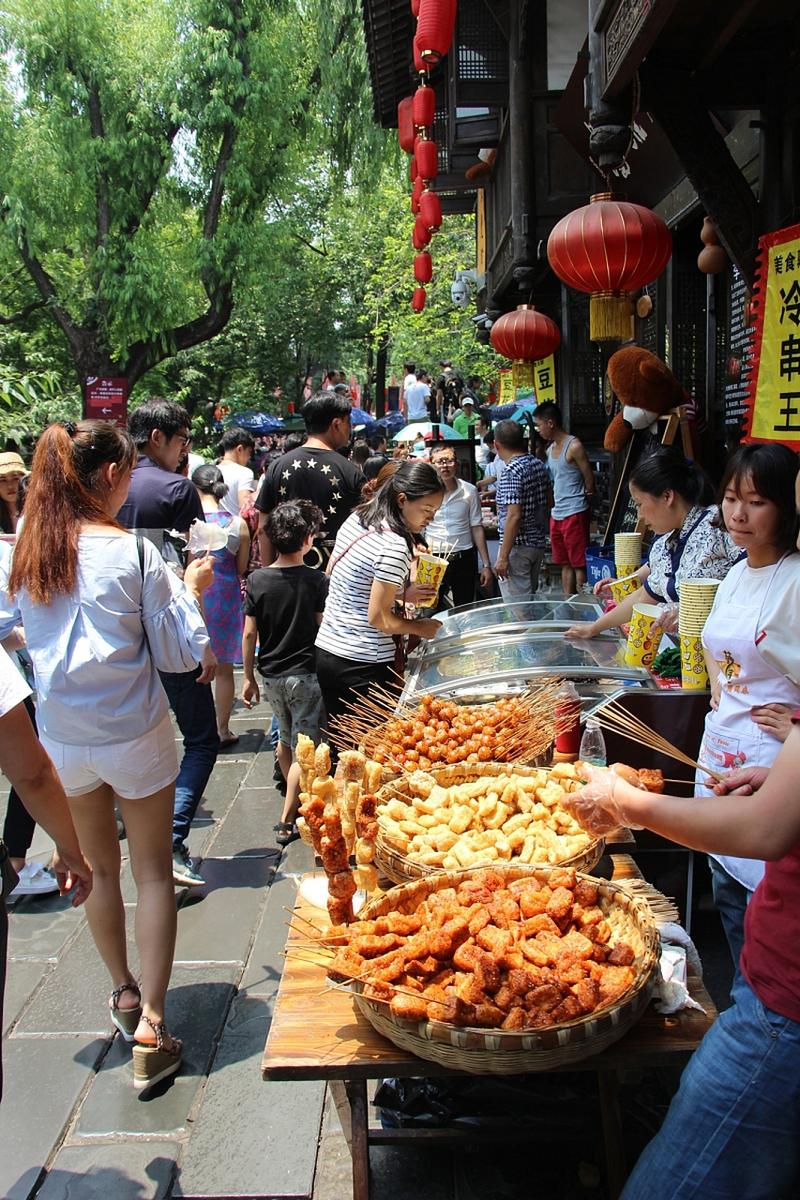 “成都锦里小吃攻略”了解游戏快人一步